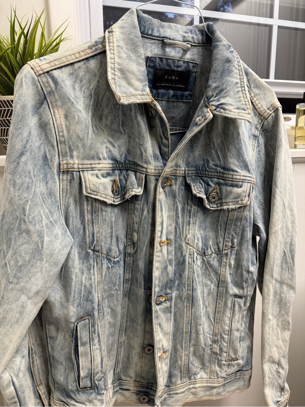 Zara Light Wash Blue Men's Denim Jacket